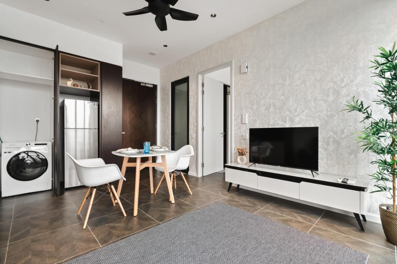 Scarletz Klcc Apartments By Soulasia クアラルンプール エクステリア 写真