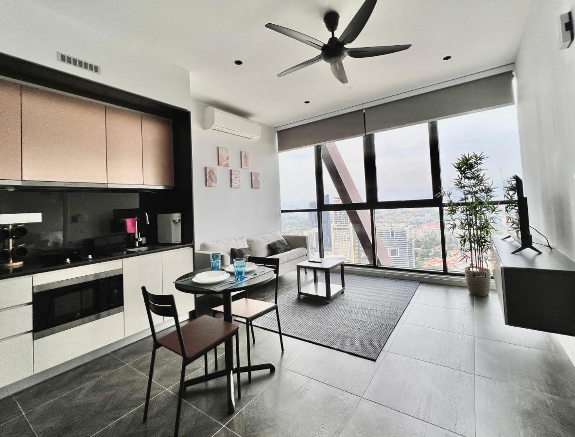 Scarletz Klcc Apartments By Soulasia クアラルンプール エクステリア 写真